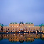 Sunshine deluxe apartment with porch near Schönbrunn palace&Westbahnhof