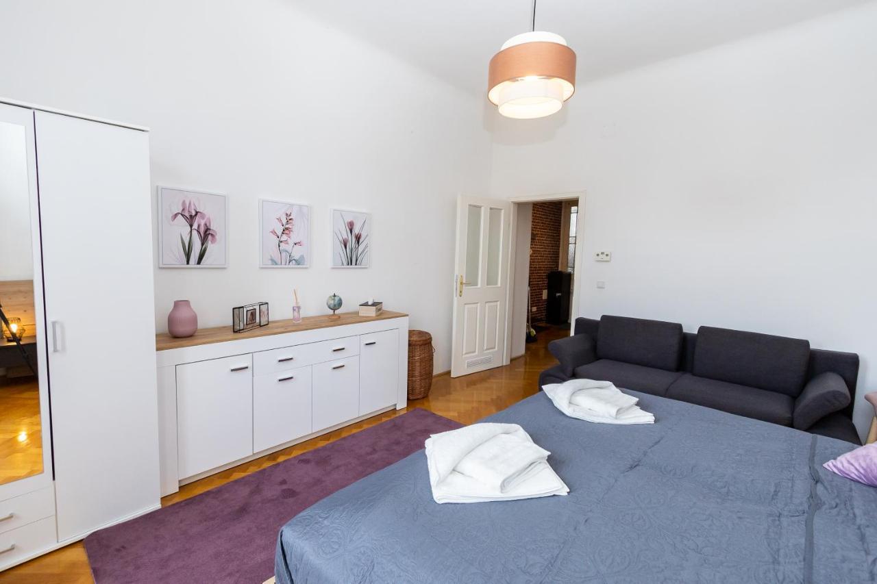Sunshine Deluxe With Porch Near Schönbrunn Palace&westbahnhof Apartment Wien